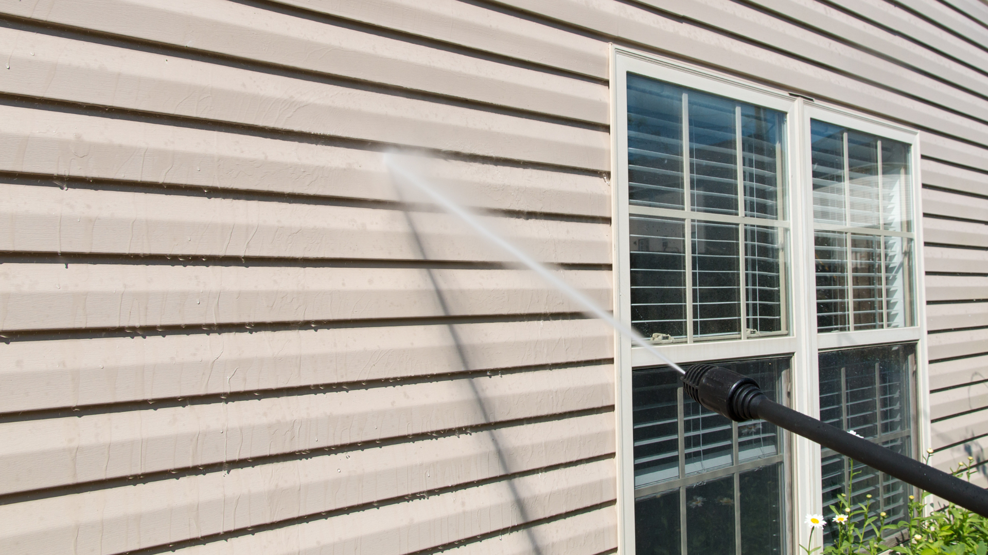 Home siding pressure washing