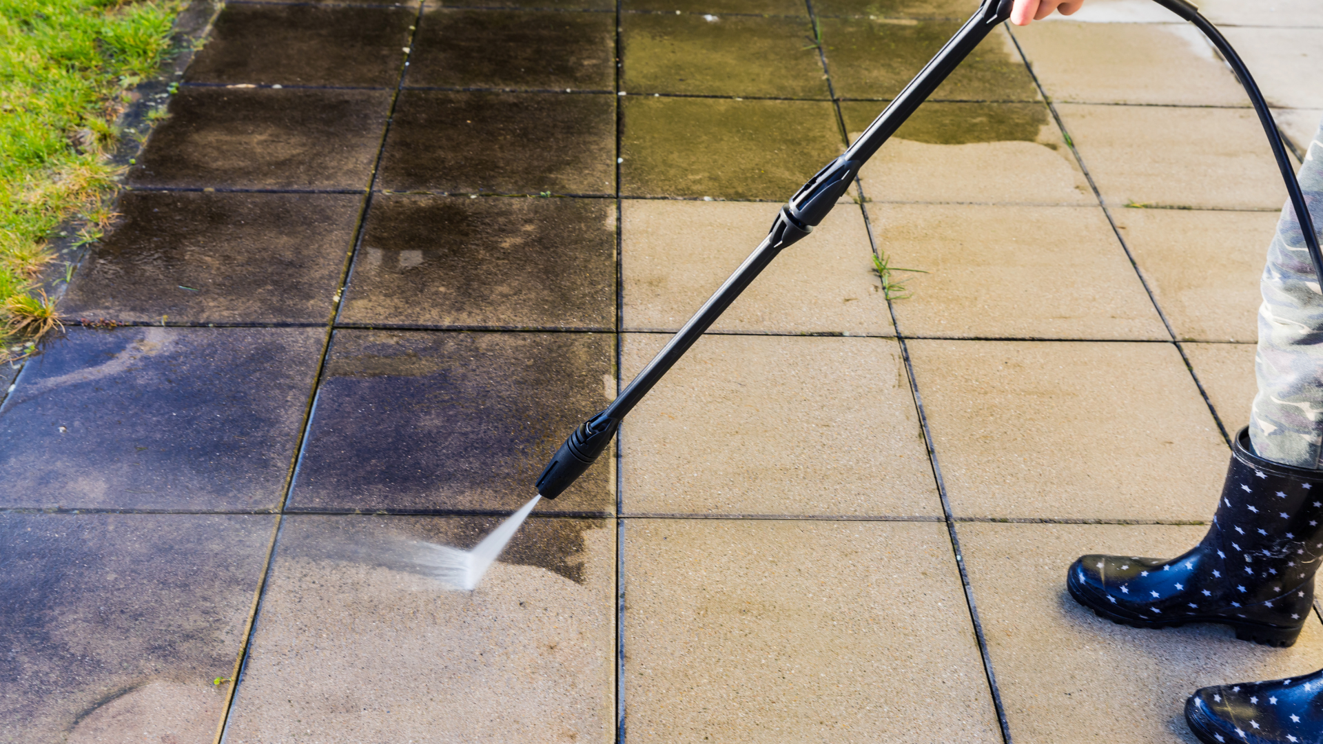 Before and after driveway cleaning